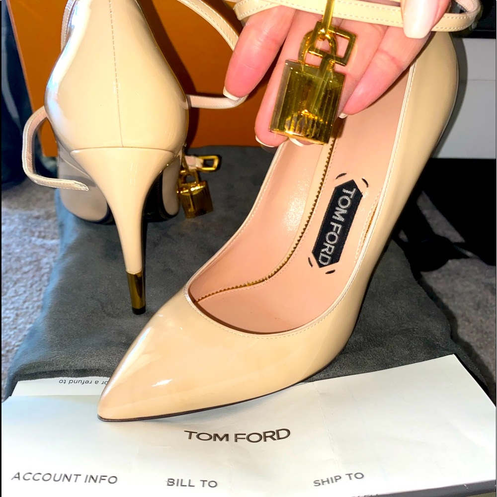TOM FORD Pad lock Pumps NUDE BRAND NEW